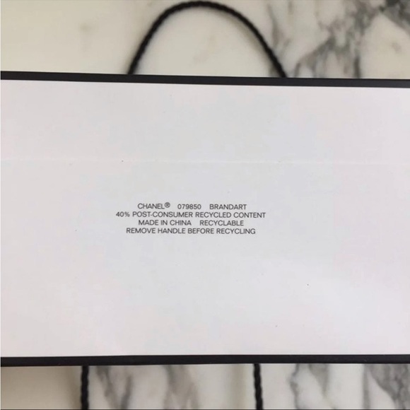 100% Authentic CHANEL Gift bag - Picture 5 of 5